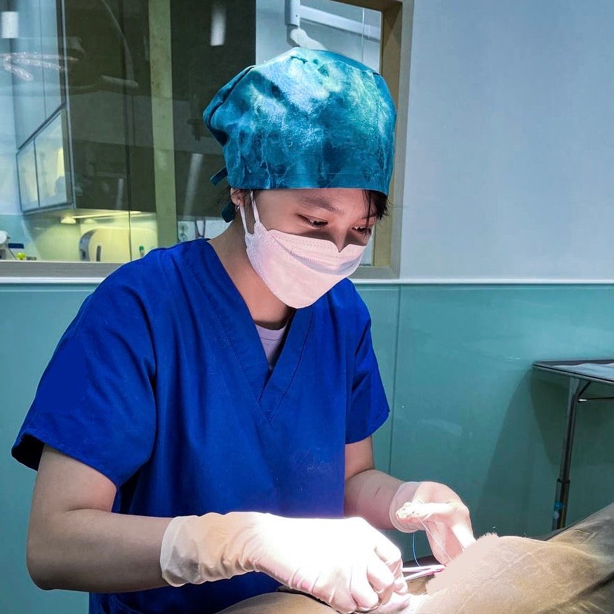 Catmas Tangle Scrub Cap